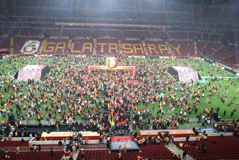 TRANSFER HABERİ | Galatasaray’da o yıldız resti çekti! Ya oynayacak ya da...