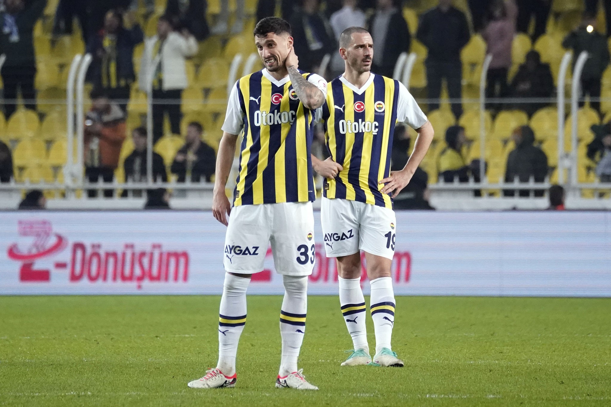 FENERBAHÇE TRANSFER HABERLERİ: Yönetim ’takım bul’ dedi! Yıldız isme Arabistan kancası