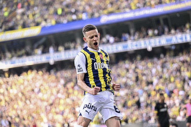 FENERBAHÇE HABERLERİ | Sebastian Szymanski’den Jose Mourinho ve ayrılık açıklaması!