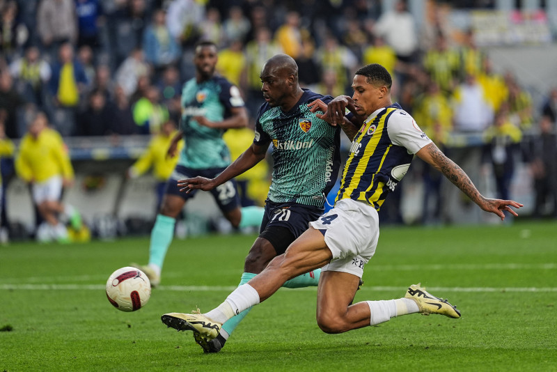 Fenerbahçe’de ayrılık tehlikesi! Menajeri Milan’la görüşüyor