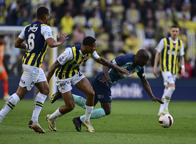 Fenerbahçe’de ayrılık tehlikesi! Menajeri Milan’la görüşüyor