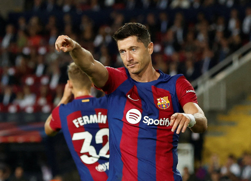 TRANSFER HABERLERİ: Fenerbahçe’den Robert Lewandowski bombası! İspanyol basını duyurdu