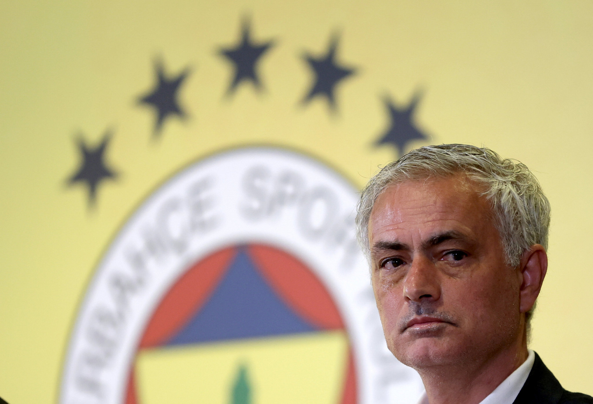 Fenerbahçe’nin transfer listesi ortaya çıktı! Rapor Mourinho’ya sunuldu