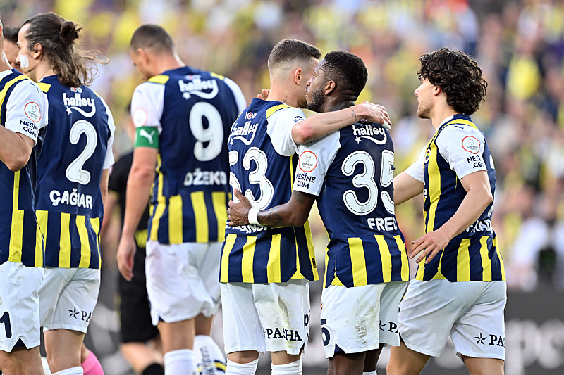 TRANSFER HABERİ - Fenerbahçe ve Galatasaray Fransız yıldız için karşı karşıya!