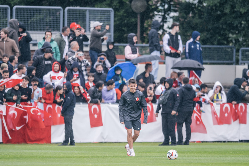 A Milli Takım’dan taraftarlara açık antrenman!