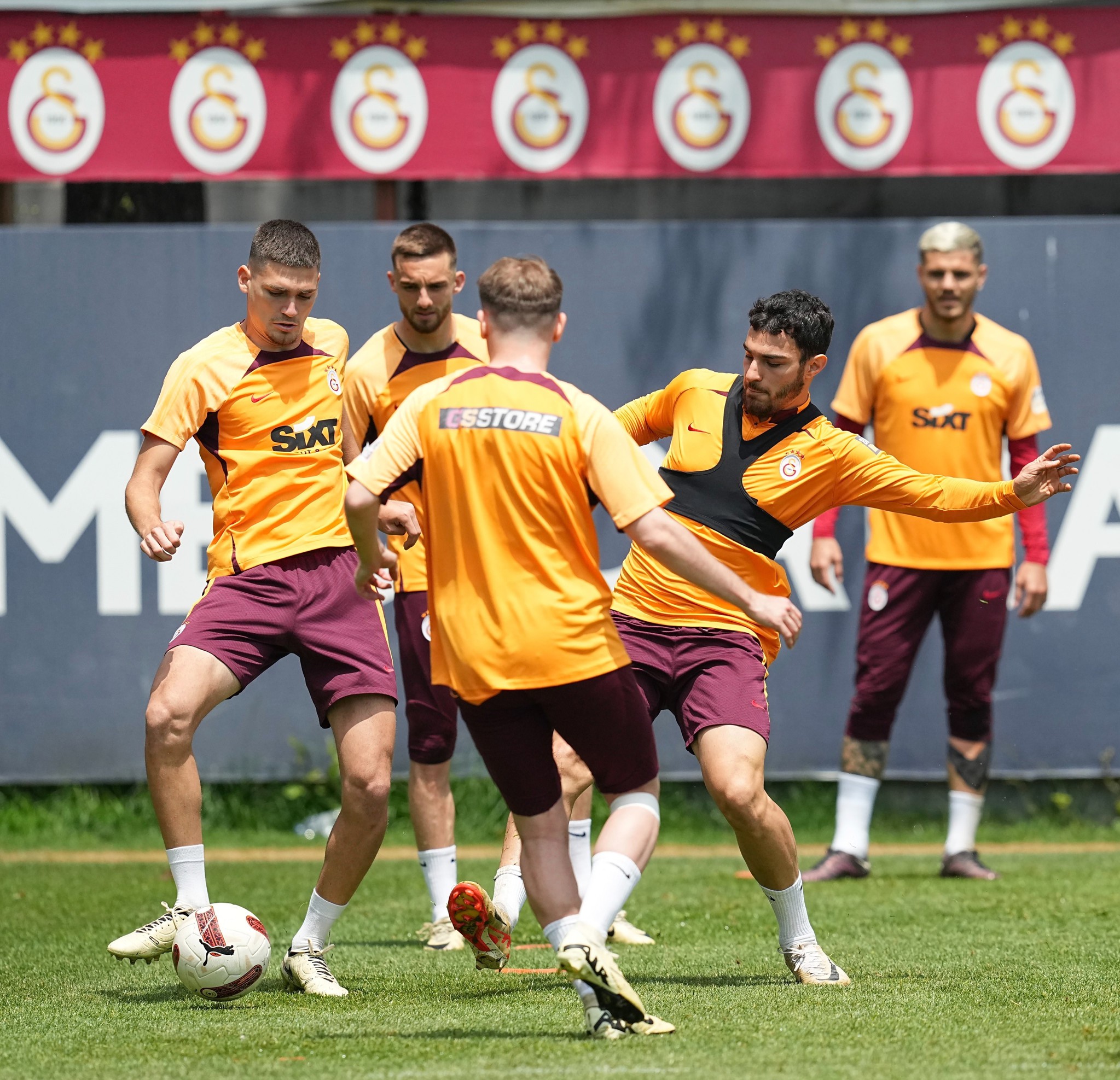 TRANSFER HABERİ | Galatasaray şartlarını sordu! İspanyol muhabir o ismi açıkladı...