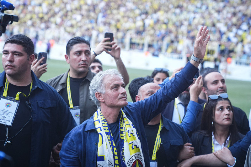 FENERBAHÇE HABERİ: Mourinho’dan radikal karar! İsmail Kartal gibi oynatacak