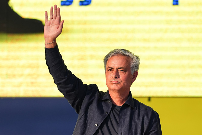 FENERBAHÇE HABERİ: Mourinho’dan radikal karar! İsmail Kartal gibi oynatacak