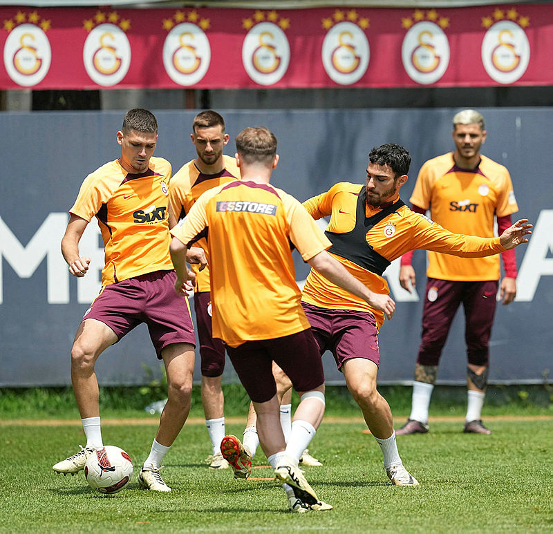 Fenerbahçe ve Galatasaray transferde karşı karşıya! Temaslar yoğunlaştı