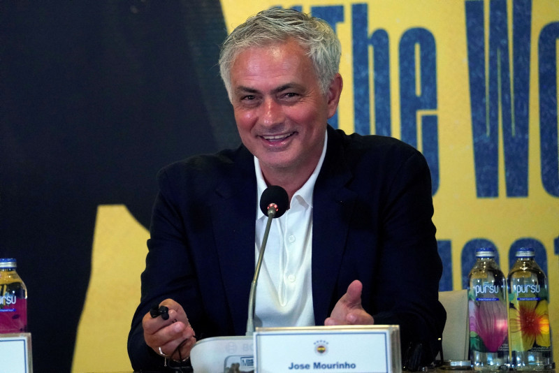 FENERBAHÇE HABERLERİ - Jose Mourinho transferde dümene geçti! Rade Krunic’in yerini alacak