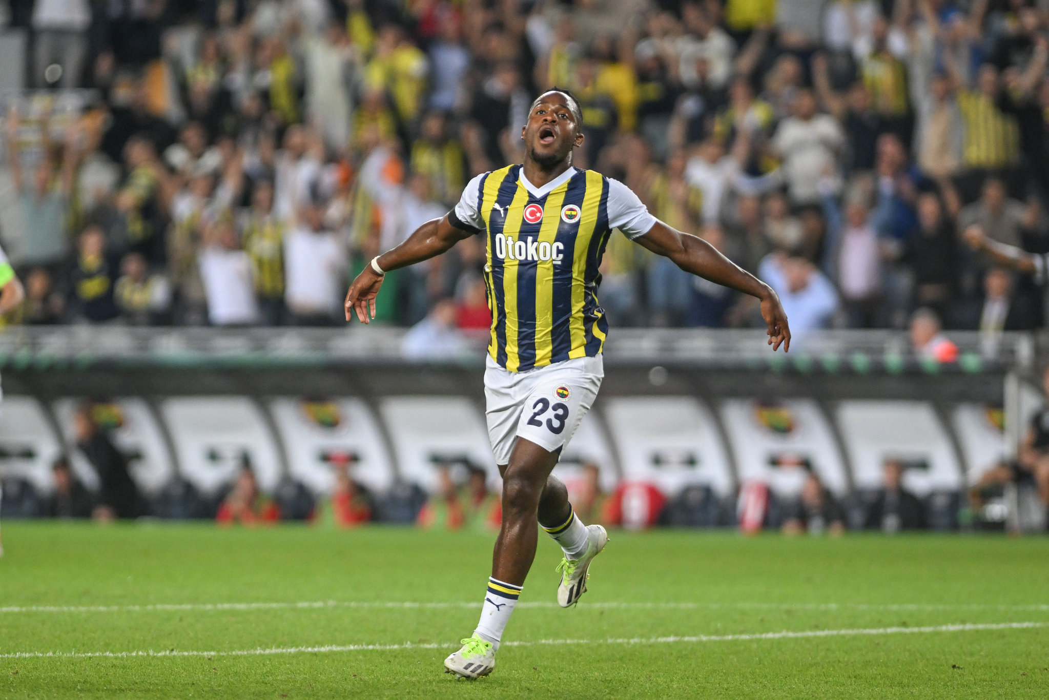 TRANSFER HABERİ: Galatasaray’a bir golcü daha! Batshuayi sonrası...