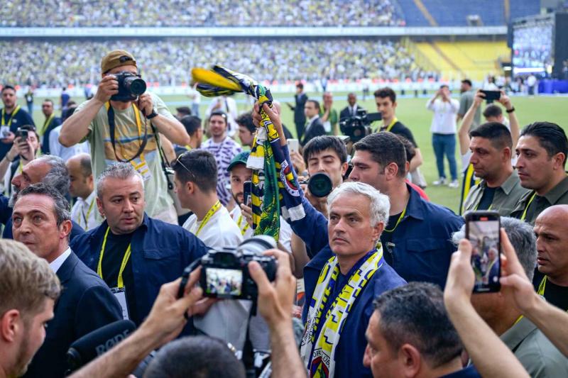 Fenerbahçe’nin ilk transferi Djiku’dan! O isim ortaya çıktı