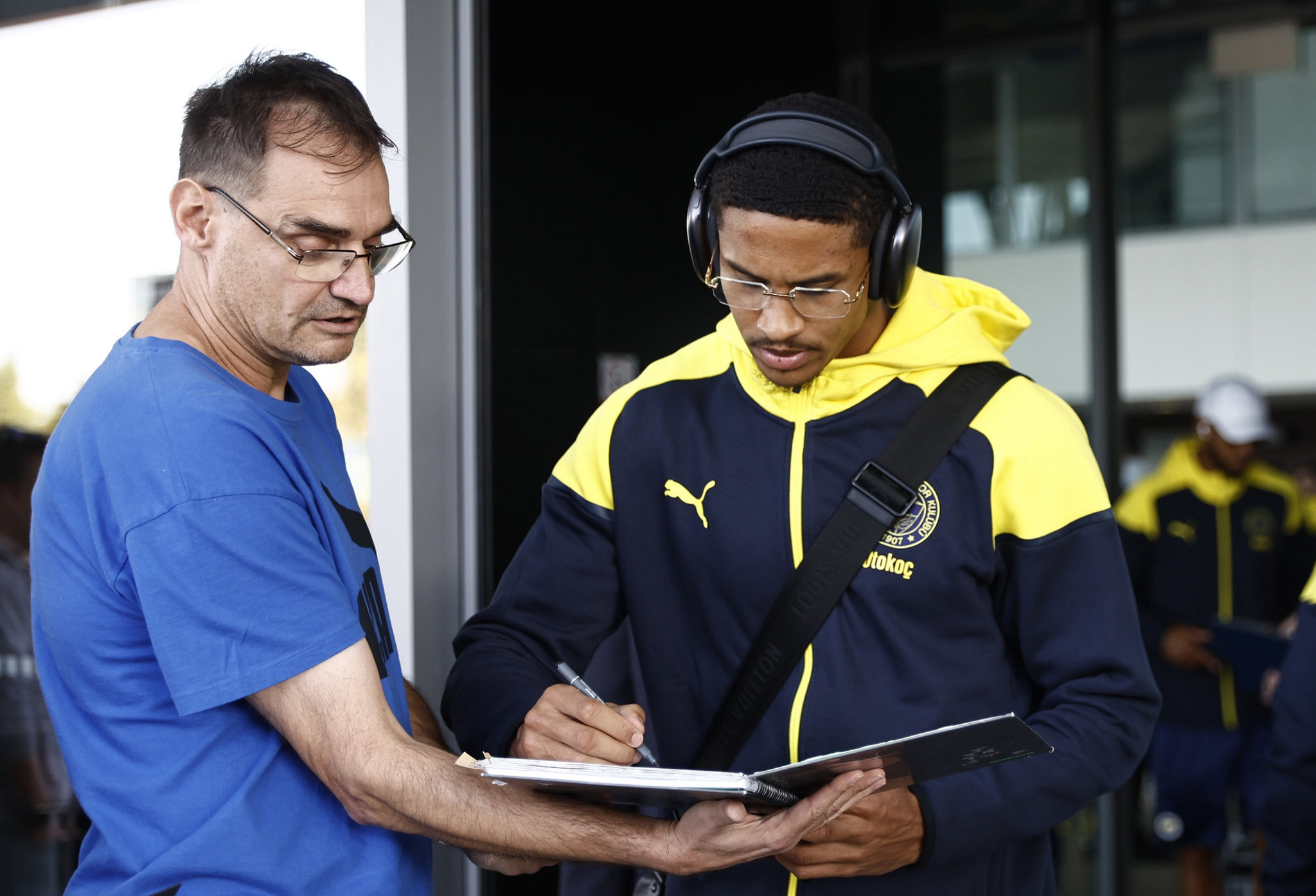 FENERBAHÇE TRANSFER HABERİ | Jayden Oosterwolde’den Galatasaray iddialarına paylaşımlı yanıt!