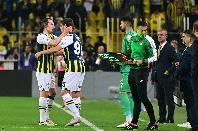 Fenerbahçe’de gündem Çağlar Söyüncü! Teklifleri reddetti