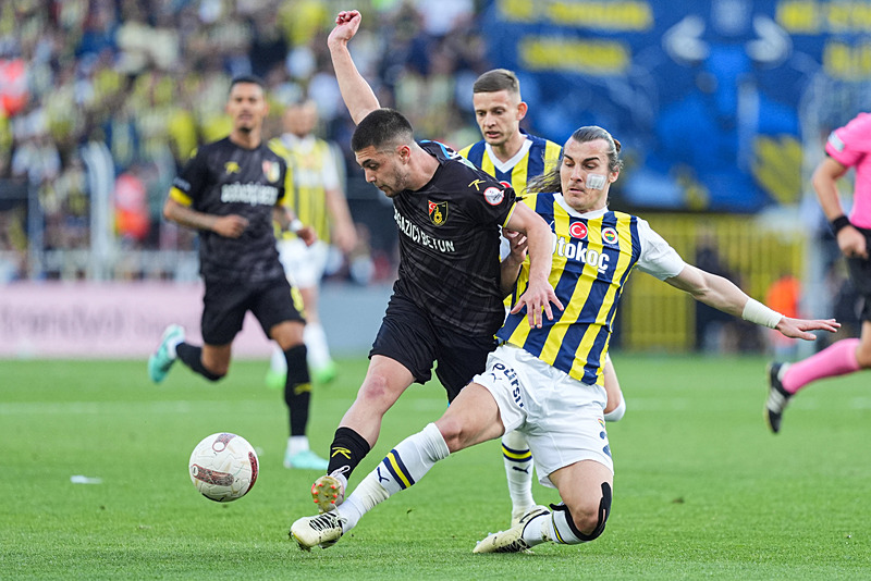 Fenerbahçe’de gündem Çağlar Söyüncü! Teklifleri reddetti
