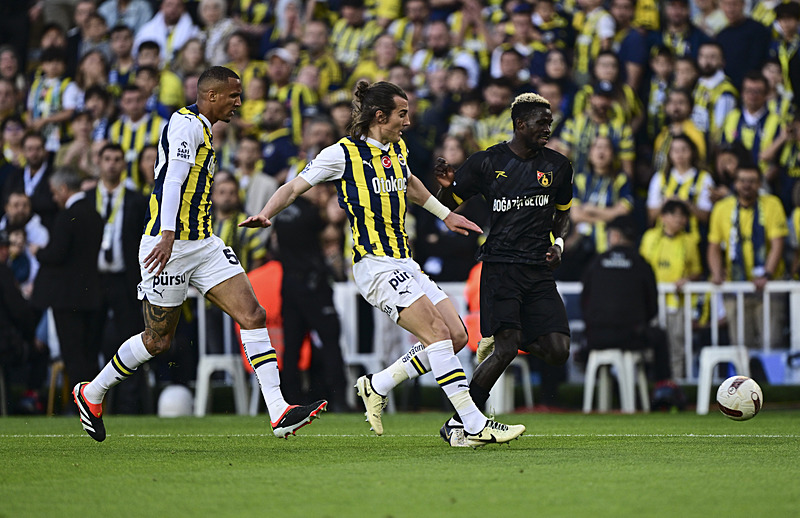 Fenerbahçe’de gündem Çağlar Söyüncü! Teklifleri reddetti