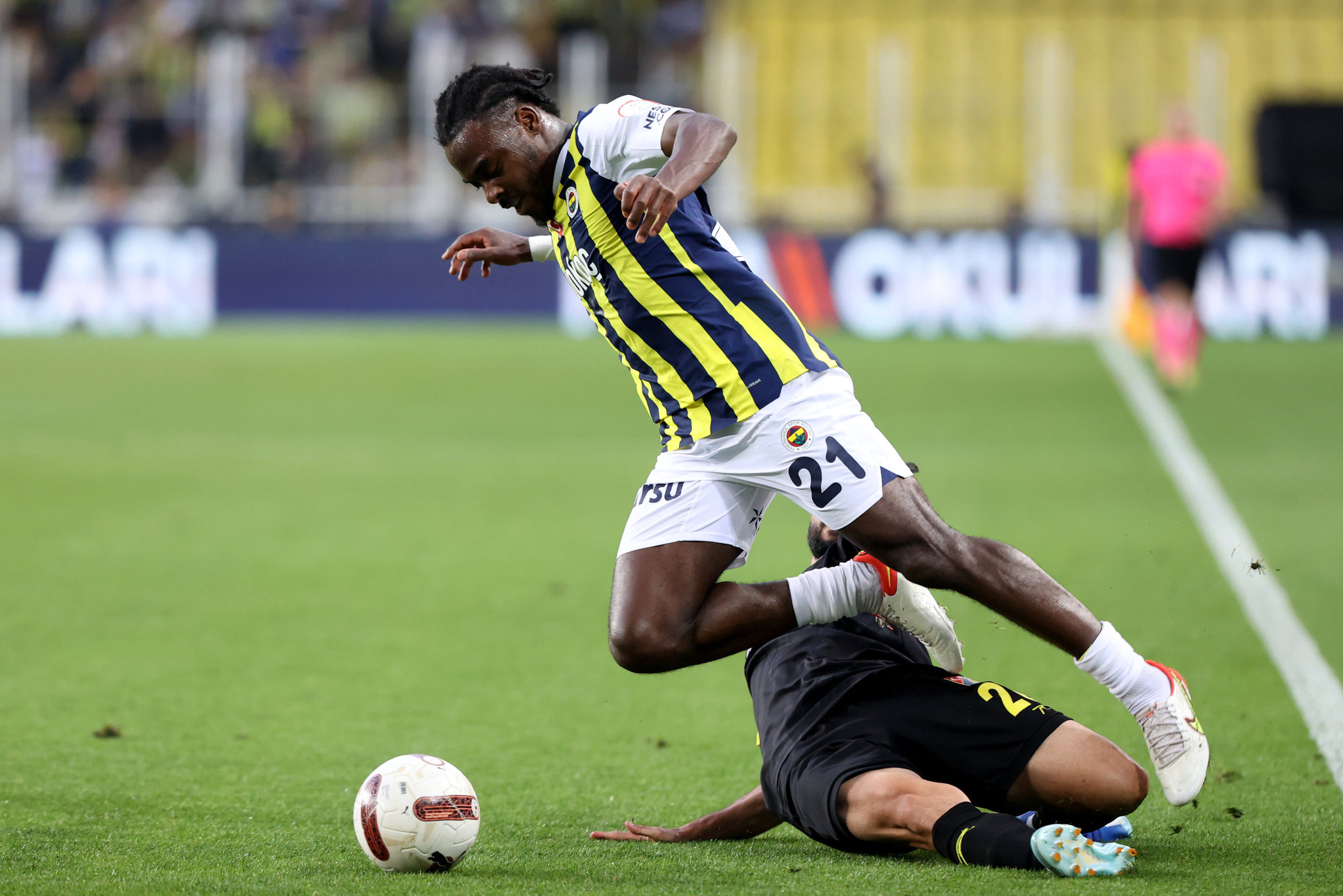 FENERBAHÇE TRANSFER HABERİ | Osayi Samuel paylaşılamıyor! 3 dev talip birden