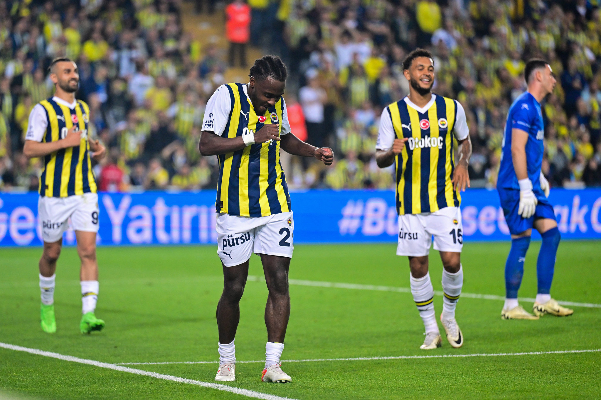 FENERBAHÇE TRANSFER HABERİ | Osayi Samuel paylaşılamıyor! 3 dev talip birden