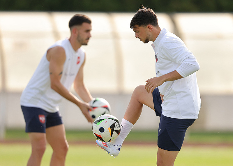 TRANSFER HABERİ: Fenerbahçe Samardzic’te ısrarcı! İşte yapılan tekilf