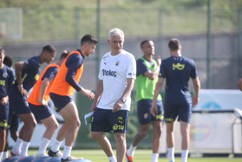 Fenerbahçe’de Livakovic tehlikesi! Mourinho’yu düşündüren gelişme