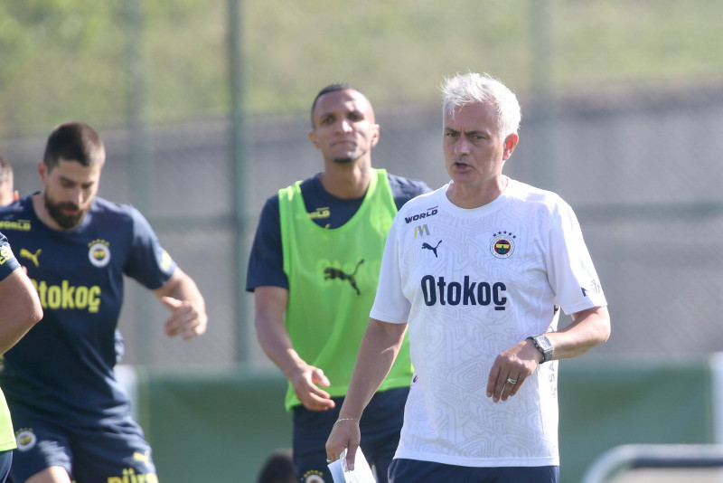 Fenerbahçe’de Livakovic tehlikesi! Mourinho’yu düşündüren gelişme