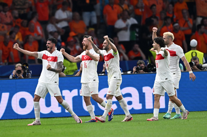 Milliler Avrupa basınında gündeme oturdu! Çılgın yarı final mücadelesi