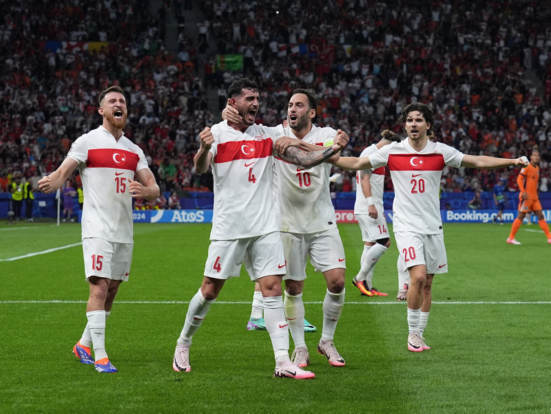 Milliler Avrupa basınında gündeme oturdu! Çılgın yarı final mücadelesi