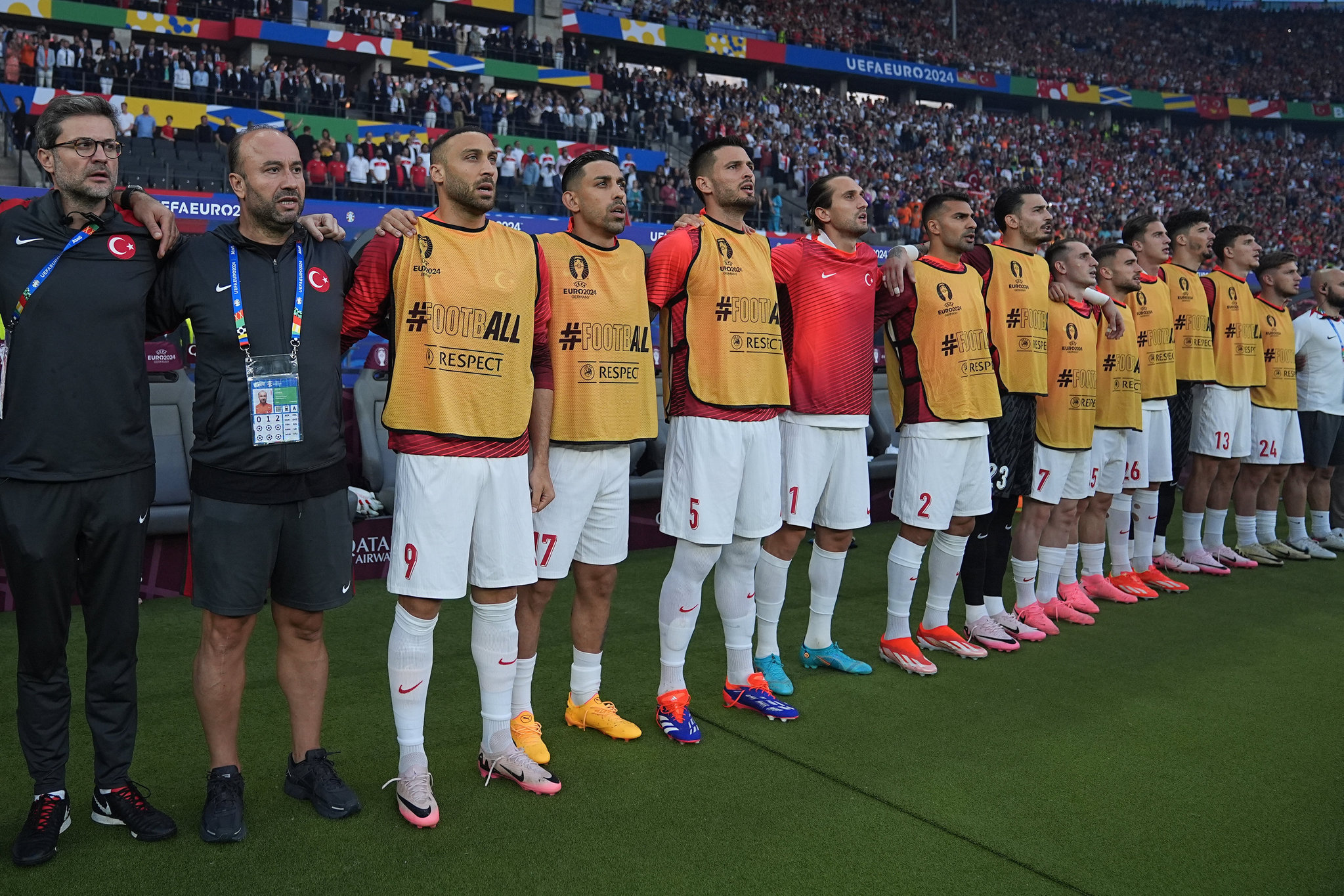 Spor yazarları Hollanda - Türkiye maçını değerlendirdi! Turnuvaya damga vurduk