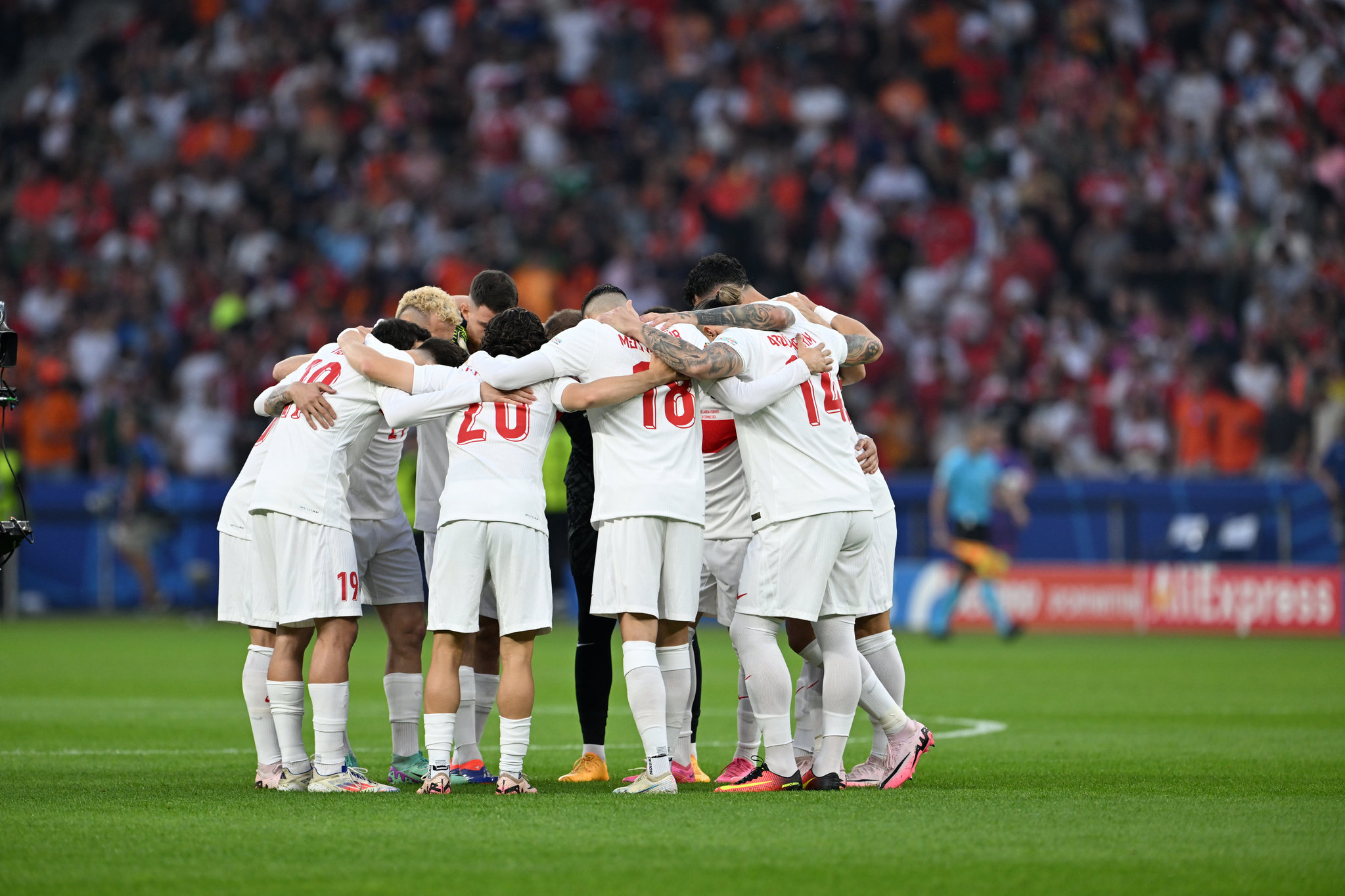 Spor yazarları Hollanda - Türkiye maçını değerlendirdi! Turnuvaya damga vurduk