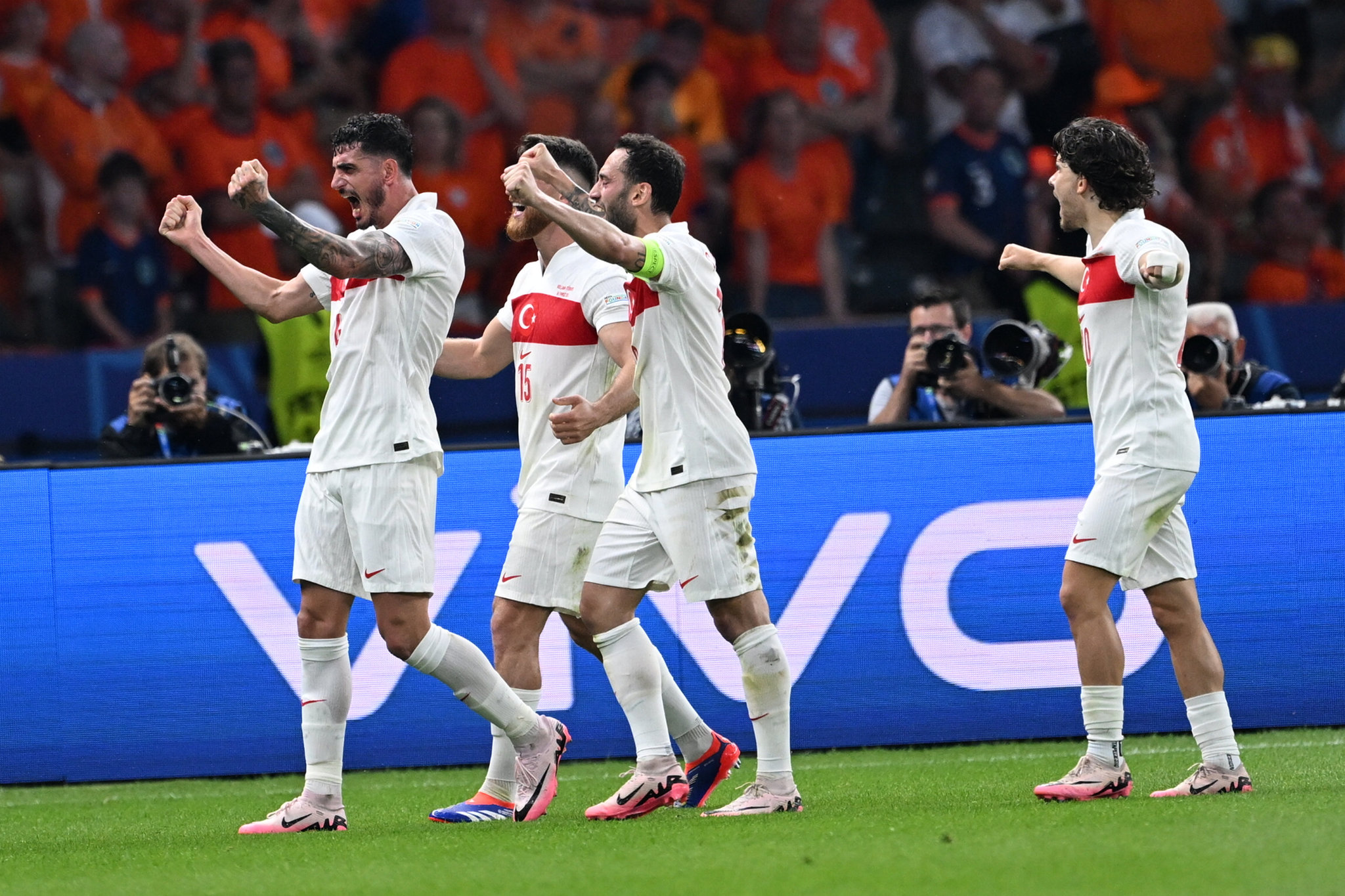 Spor yazarları Hollanda - Türkiye maçını değerlendirdi! Turnuvaya damga vurduk