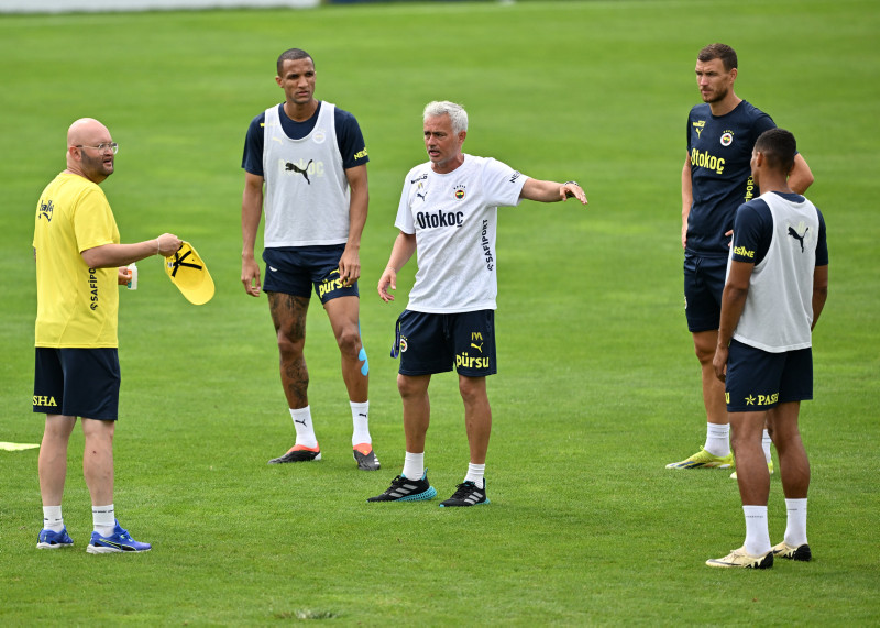 FENERBAHÇE HABERLERİ - Jose Mourinho’dan yönetime kapsamlı rapor! Kalacaklar ve gidecekler belli oldu