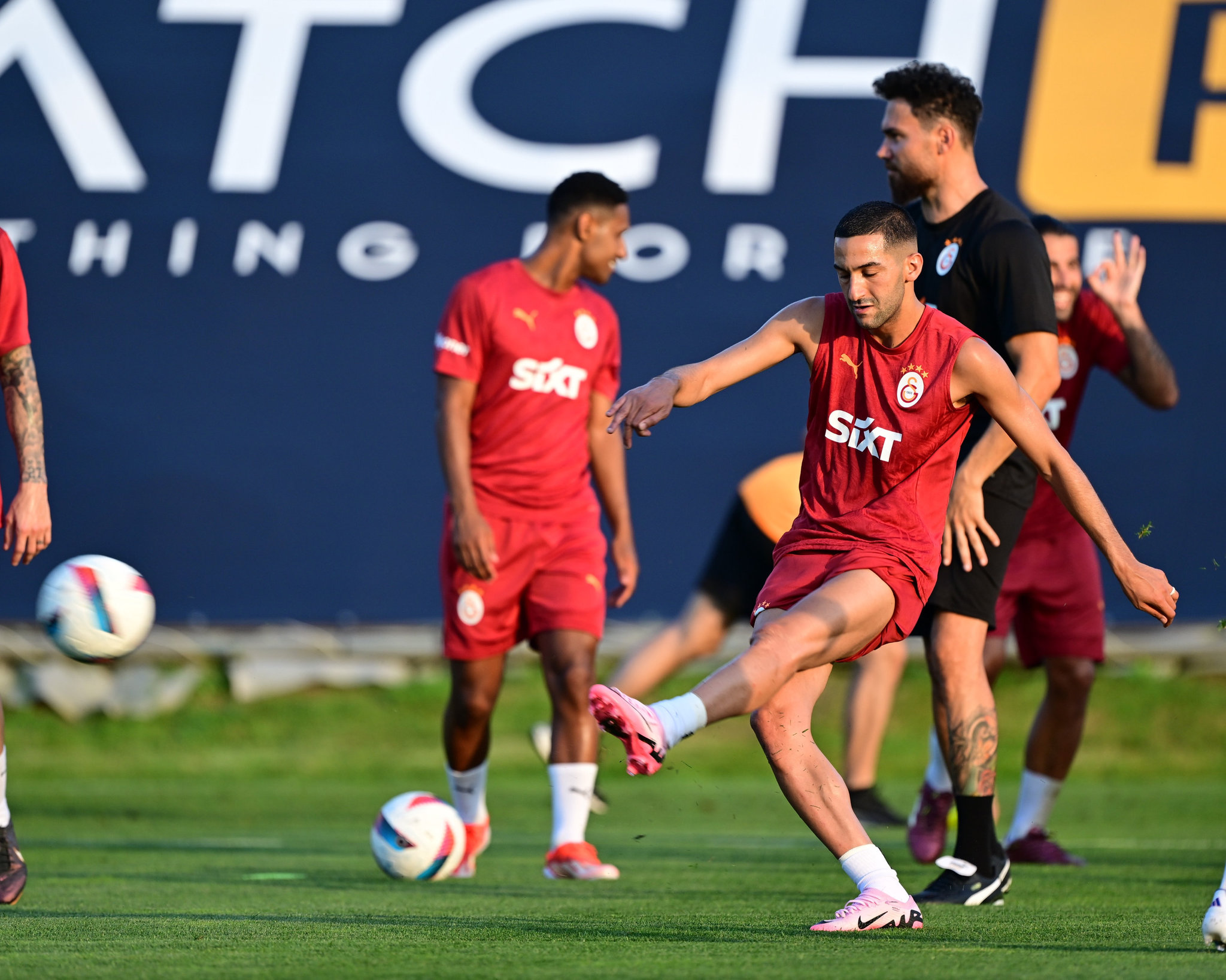 GALATASARAY HABERİ: Hakim Ziyech’ten Fenerbahçe’ye olay gönderme!