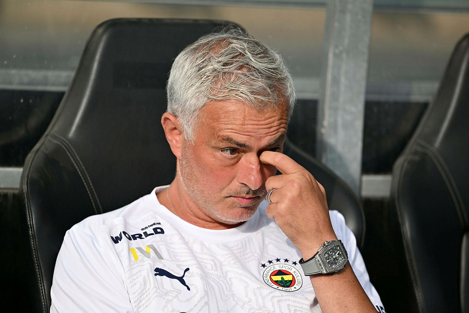 TRANSFER HABERLERİ: Fenerbahçe’de sürpriz ayrılık! Jose Mourinho onay verdi