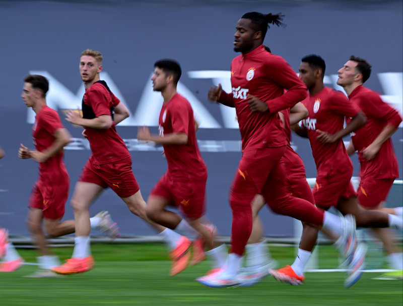 Galatasaray’da ayrılık depremi! Okan Buruk üstünü çizdi