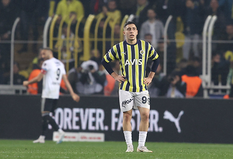 Fenerbahçe’de ayrılık kapıda! İşte Emre Mor’un talibi