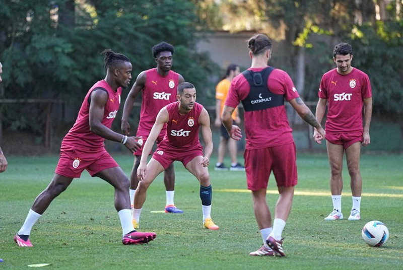 Galatasaray’dan orta sahaya ilaç gibi hamle! Premier Lig devinden gelecek