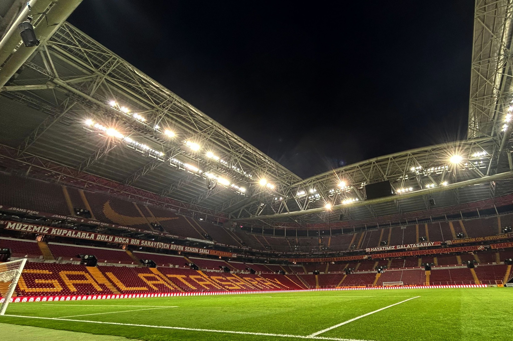 GALATASARAY HABERLERİ - Son şampiyon sahada! İşte Okan Buruk’un Hatayspor maçı muhtemel 11’i
