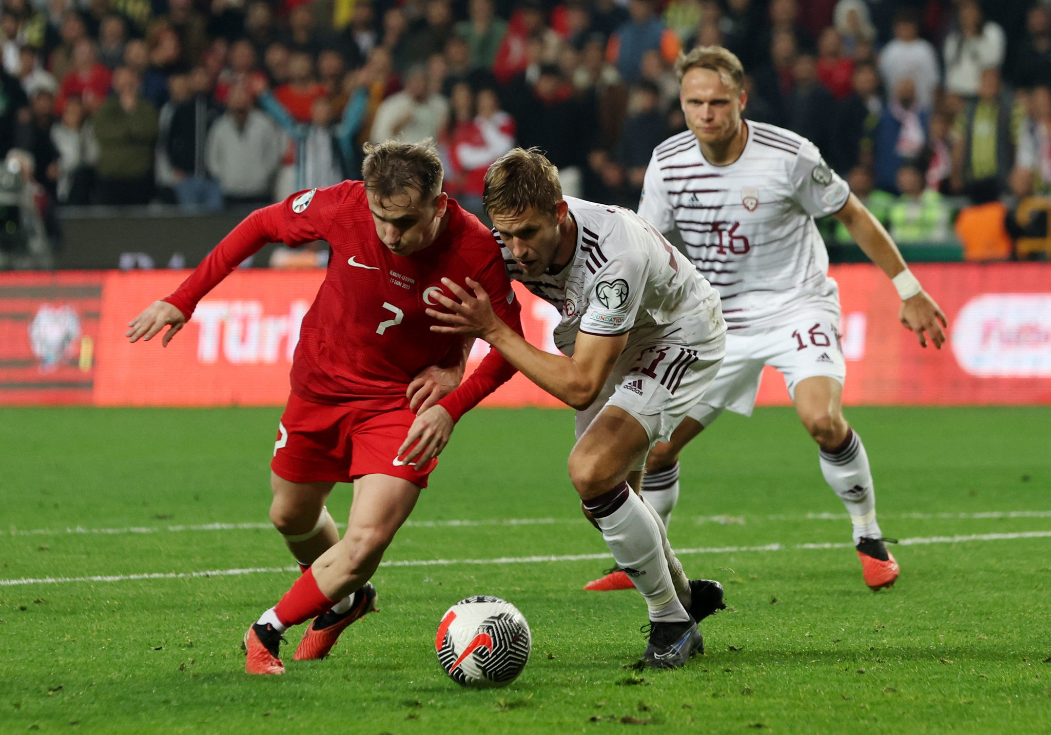 GALATASARAY TRANSFER HABERİ - Kerem Aktürkoğlu takımda kalacak mı? Resmi açıklama yapıldı!