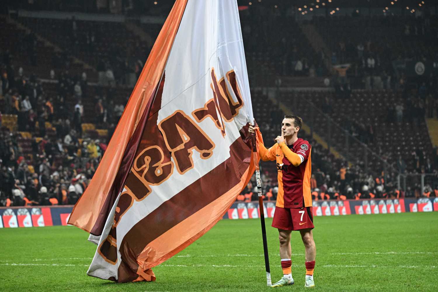 GALATASARAY HABERLERİ - Kerem Aktürkoğlu’nun menajerinden resmi açıklama geldi! Transfer iddiaları doğru mu?