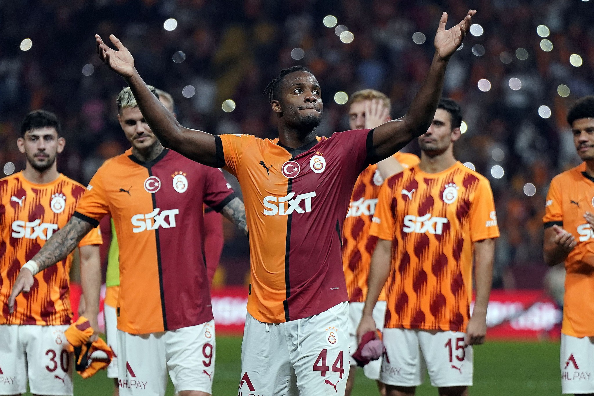 Galatasaray’a verilen penaltı kararı doğru mu? Ahmet Çakar yorumladı!