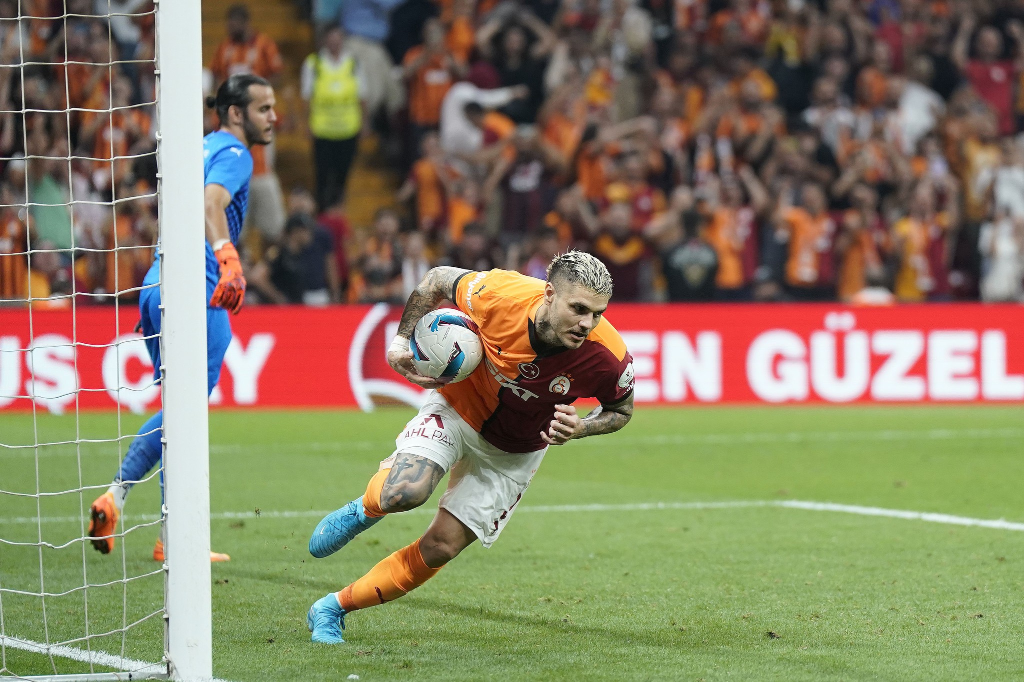 Galatasaray’a verilen penaltı kararı doğru mu? Ahmet Çakar yorumladı!
