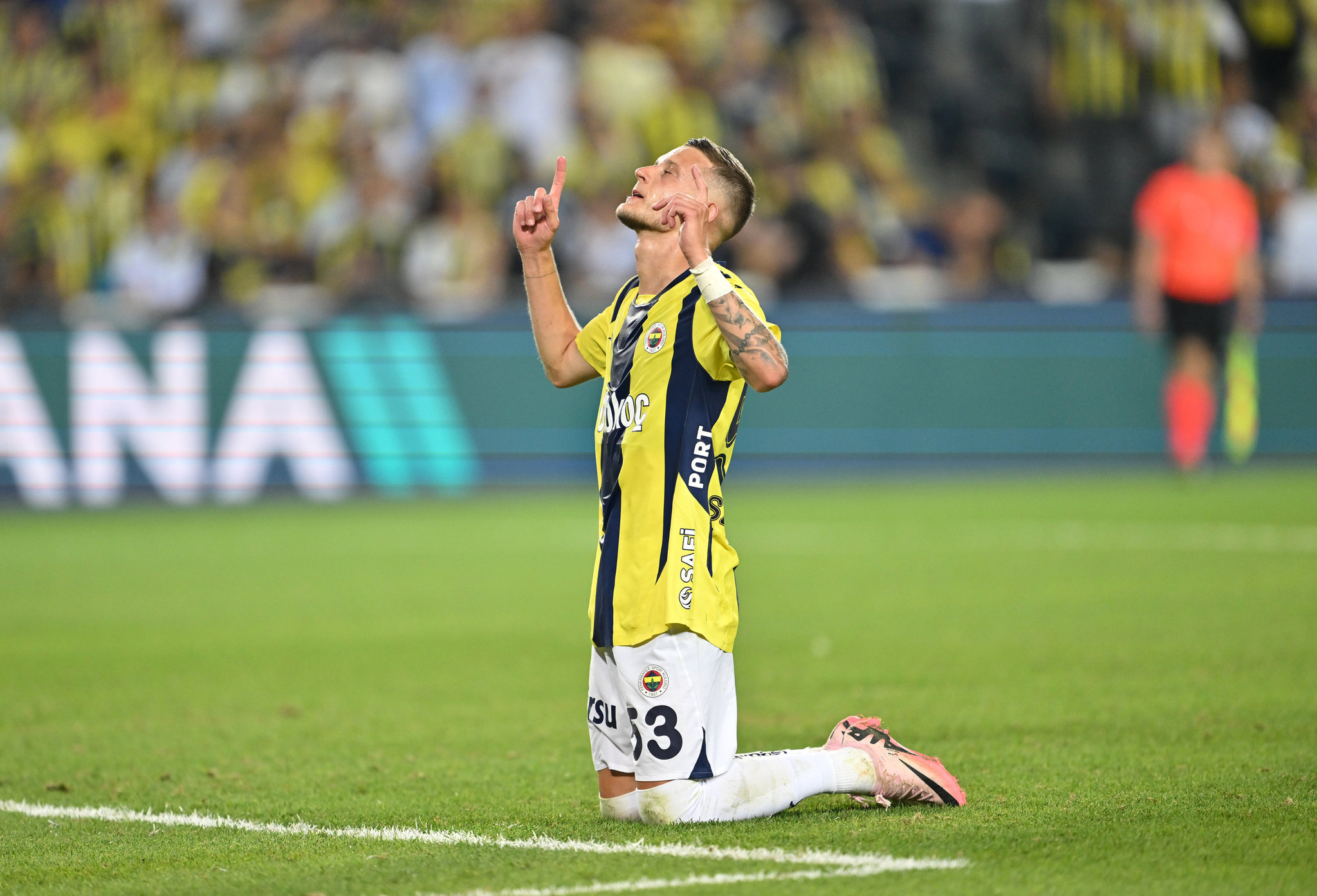 FENERBAHÇE TRANSFER HABERİ - Jose Mourinho’yu üzecek ayrılık! Kasayı doldurup gidiyor
