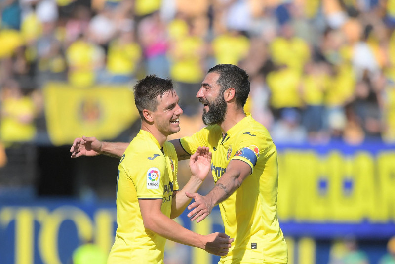 Fenerbahçe’den sürpriz orta saha hamlesi! Jose Mourinho eski öğrencisine onay verdi