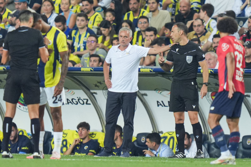 FENERBAHÇE HABERLERİ | Jose Mourinho eleştirilerin odağı oldu! Avrupa seviyesinde değil