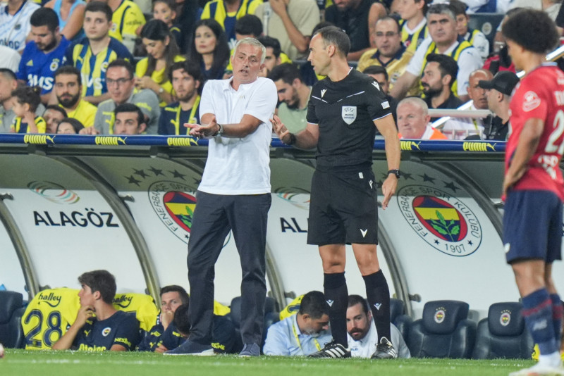 FENERBAHÇE HABERLERİ | Jose Mourinho eleştirilerin odağı oldu! Avrupa seviyesinde değil