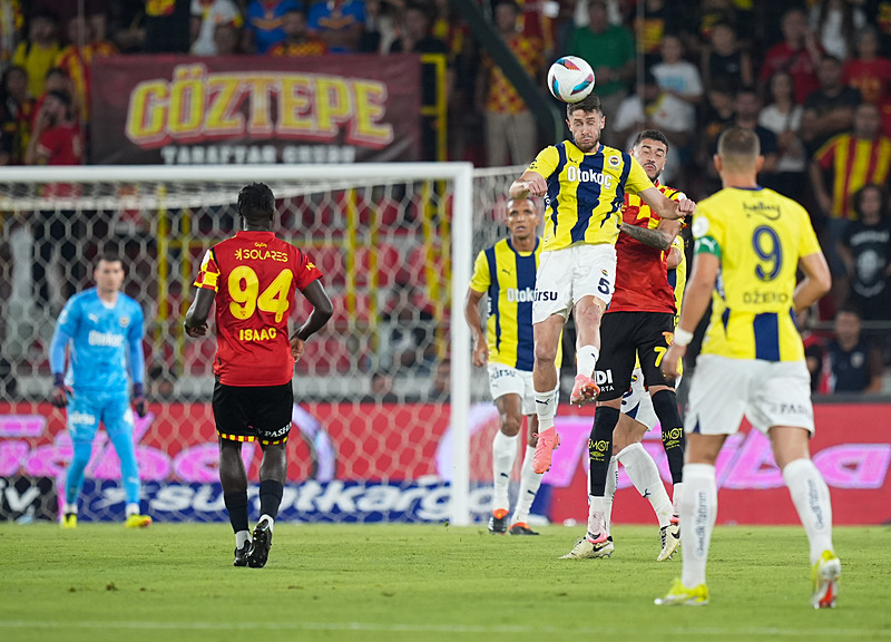 Spor yazarları Göztepe - Fenerbahçe maçını değerlendirdi! Jose Mourinho’nun yaptığı deneme...