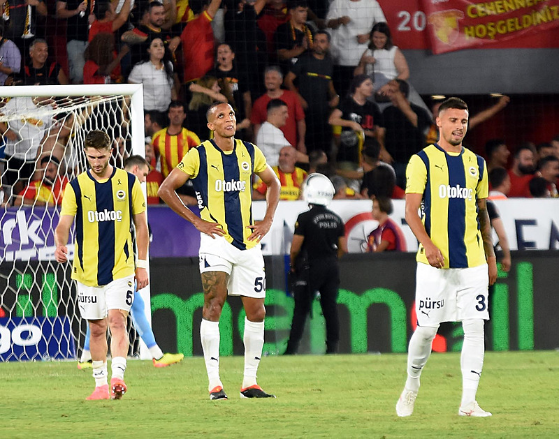 Spor yazarları Göztepe - Fenerbahçe maçını değerlendirdi! Jose Mourinho’nun yaptığı deneme...