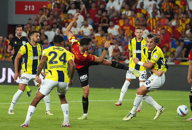 Spor yazarları Göztepe - Fenerbahçe maçını değerlendirdi! Jose Mourinho’nun yaptığı deneme...
