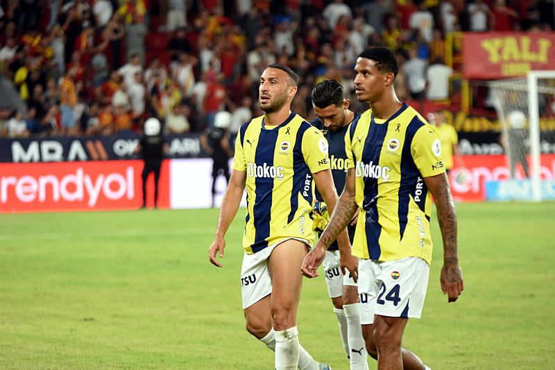 Spor yazarları Göztepe - Fenerbahçe maçını değerlendirdi! Jose Mourinho’nun yaptığı deneme...