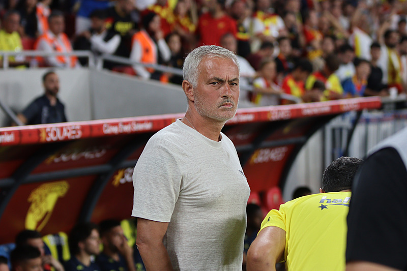 Spor yazarları Göztepe - Fenerbahçe maçını değerlendirdi! Jose Mourinho’nun yaptığı deneme...